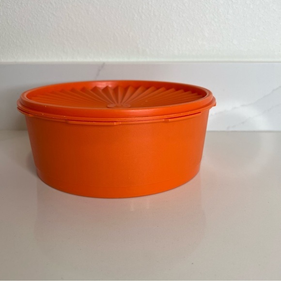 Vintage Tupperware Harvest Orange Servalier Storage Canister Snack Saver w/ Lid - Picture 9 of 10